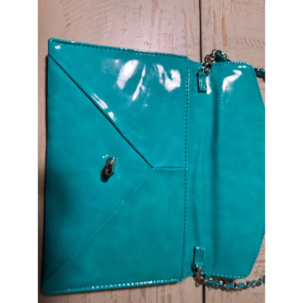 VTG Cache Turquoise Teal Patent Envelope Clutch Bag Silver Chain Strap Turn Lock
